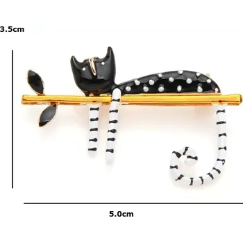 Brož Brož Černobílá spící kočička