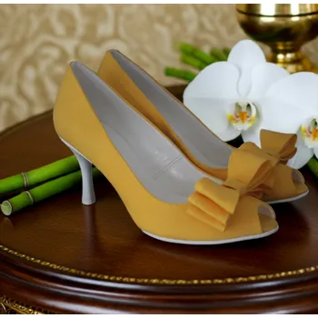 Dámské lodičky Žluté lodičky saténové Velikost obuvi: 34