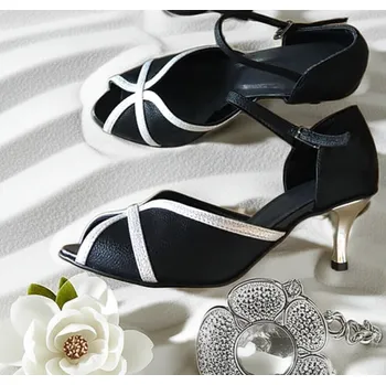 Dámské lodičky Černé kožené boty se stříbrným lemem Velikost obuvi: 34