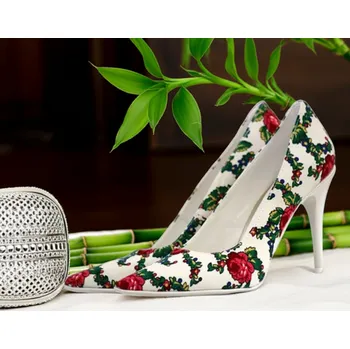 Dámské lodičky Květinové svatební lodičky bílé Velikost obuvi: 34