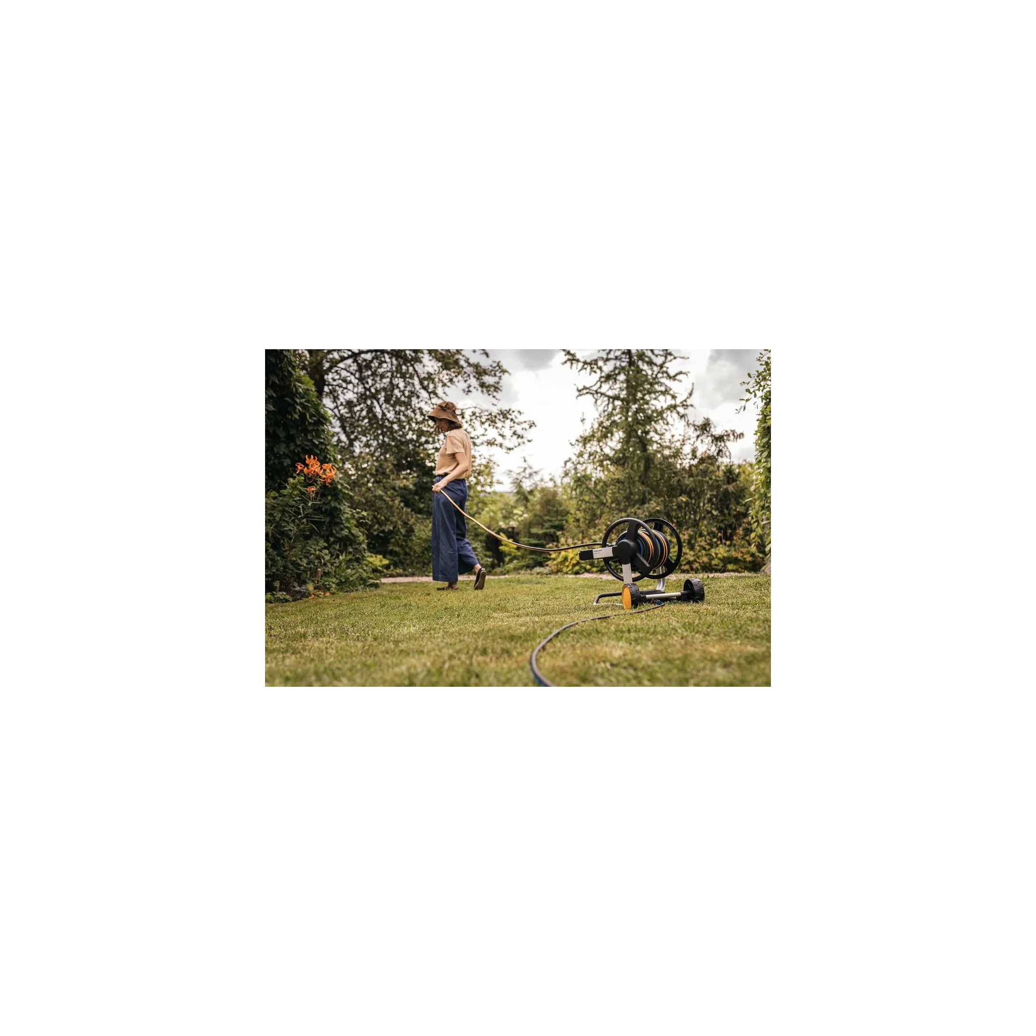 Fotografie 10 - Držák na zahradní hadici Fiskars 1062257