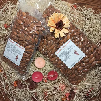 Mandlička Mandle natural neloupané 1kg