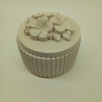 Váza LUKA Dóza na šperky HORTENZIE Barva: smetanová