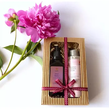 Kosmetická sada Pěsticí olej LINUM a pěnivý pudr YLANG YLANG dárkově (Dárková sada pěsticího oleje a pěnivého pudru)