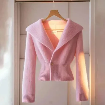 Dámský svetr Krátký pletený svetr s výstřihem a dlouhými rukávy Barva: Růžová, Velikost: ONE SIZE