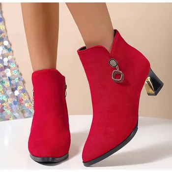 Dámské kozačky Zimní dámské boty s ozdobnými kamínky a silnou podrážkou Barva: Červená, Velikost: 42