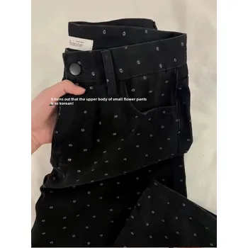 Dámské džíny Dámské džíny s vysokým pasem a rozšířenými nohavicemi Barva: Černá, Velikost: XL