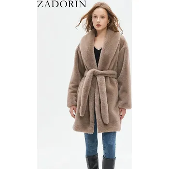 Dámský kabát Zavinovací dámský kabát z umělé kožešiny s páskem Barva: Světle Hnědá, Velikost: L