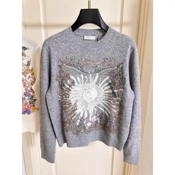 Dámský svetr Pletený dámský svetr s výšivkou ve vintage stylu Barva: Šedá, Velikost: S