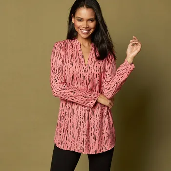 Dámská halenka Dlouhá krepová halenka s grafickým potiskem korálová/černá 48