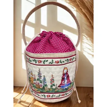 Látkový košíček - Červná Karlkula (Pohádkový košíček „Červená karkulka“ Vyztužený látkový košík s motivem z pohádky O červené karkulce. Originální design, ruční práce, univerzální využití.)