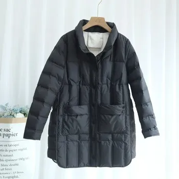Dámská parka Dámská péřová bunda s kapucí a výplní z prachového peří Barva: Černá, Velikost: S