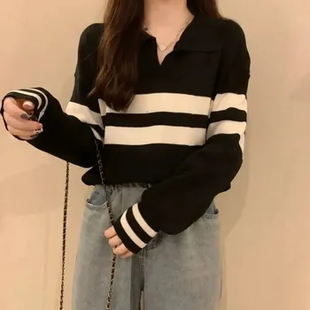 Dámský svetr Pruhovaný svetr – volný střih, límeček, dlouhý rukáv Velikost: ONE SIZE, Barva (Varianta): Černá