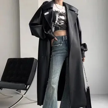 Dámský kabát Dámský kožený kabát s límcem a volným střihem Barva: Černá, Velikost: M