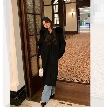 Dámský kabát Dlouhý vlněný kabát s kapucí – zateplený, s límcem na vázání Barva: Černá, Velikost: M