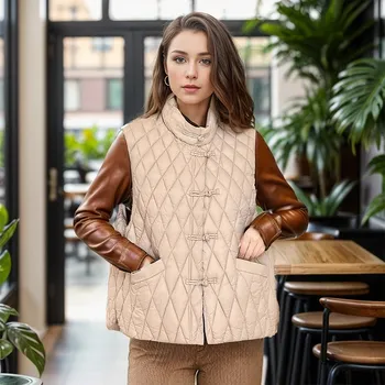 Dámská vesta Dámská zimní vesta – prošívaná, bez rukávů, retro styl Barva: Khaki, Velikost: S