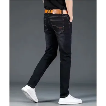 Pánské strečové džíny s rovným střihem Velikost: 34, Barva (Varianta): Black color conventional