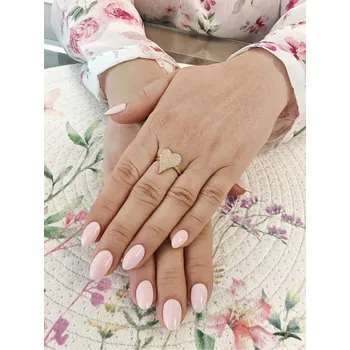 Prsten Zlatý dámský prsten srdce zdobený zirkony Velikost prstenu: 52, Váha: 2,29 g, Ryzost: 14kt (585/1000)