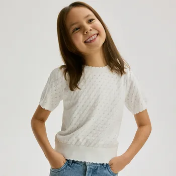 Dětská móda Reserved - Ažurový svetr s&nbsp;krátkými rukávy - krémová - 245DB-01X - 245DB-01X-134