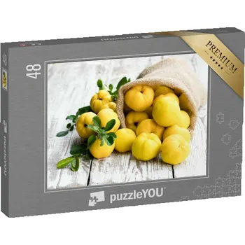 Puzzle puzzle 48 dílků „Čerstvé kdoule na bílém dřevěném stole“