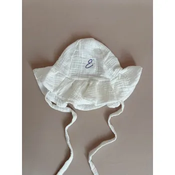 Klobouk Mušelínový klobouček s výšivkou E