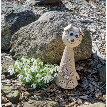 Zahradní dekorace Keramický pes se sedmikráskou - dekorace do zahrady - 47 cm