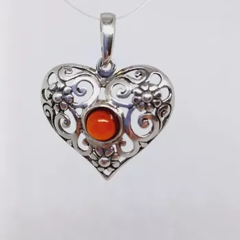 Přívěsek Přívěsek Stříbrné srdíčko s jantarovou kuličkou (přívěsek)