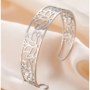 Náramek B-TOP Dámský pevný náramek z nerezové oceli zdobený lotosovými květy