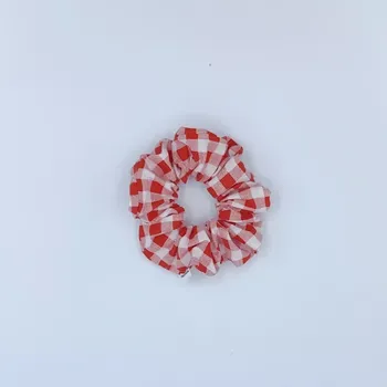 Bavlněná Scrunchie gumička červená kostka L - klasik