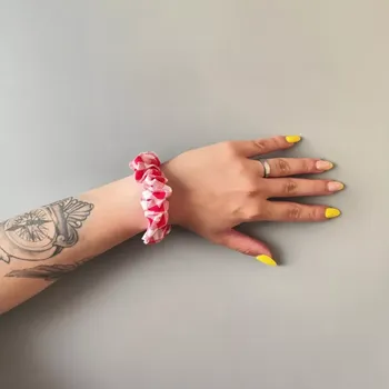 Bavlněná Scrunchie gumička červená kostka S