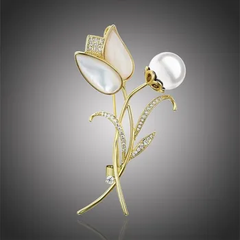 Brož Éternelle Brož s bílou perlou a zirkony Emidia - květina B7075-LXT0292B Zlatá