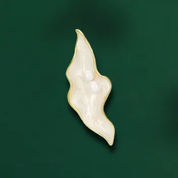 Brož Éternelle Brož s perlou Niki B7328-LY018 Zlatá