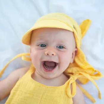 Šátek Mušelínový šátek s kšiltem / žlutý