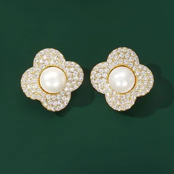 Náušnice JAY Náušnice ve tvaru čtyřlístku se zirkony a perlou Chloe JAY-0144-AMUE0001 Zlatá Bílá