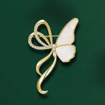 Brož Éternelle Brož ve tvaru motýla s perleťovými křídly Michell B7368-QQX0001 Zlatá