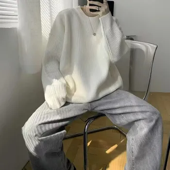 Pánský svetr Pánský pletený svetr se silnou přízí a volným střihem Barva: Bílá, Velikost: M