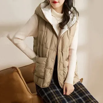 Dámská vesta Dámská péřová vesta – lehká, prošívaná, s kapucí Barva: Khaki, Velikost: XL