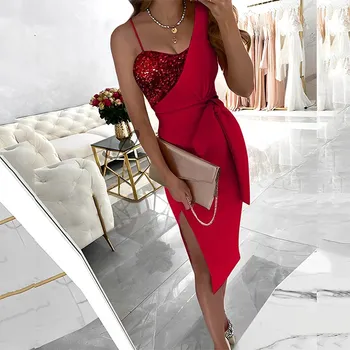 Dámské šaty Dlouhé slavnostní šaty s krajkou – korzetový střih Barva: Červená, Velikost: S