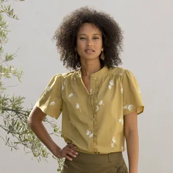 Dámská halenka Halenka s krátkými rukávy, volánkem a potiskem olivová 40