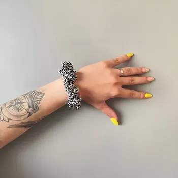 Bavlněná Scrunchie gumička černobílá S