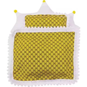 Doplněk pro panenku Labubu Postýlka pro panenky žlutá