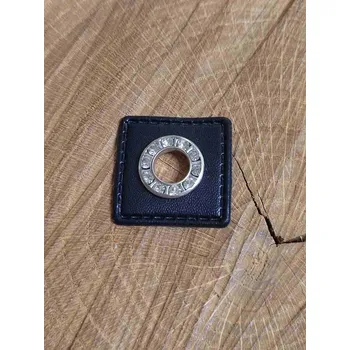 Korálek Průchodka s broušenými kamínky barva černá se stříbrnou