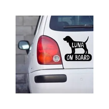 Samolepicí dekorace na vozidlo Samolepka na auto s jménem psa Beagle On Board Psiakrew 15 cm