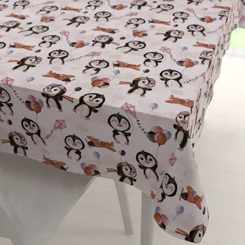 ubrus Dětský bavlněný obdélníkový ubrus Sandra SA-647 Tučňáčci s hnědými letadélky na bílém 80x120 cm