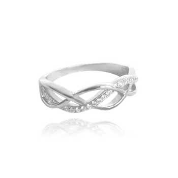 Prsten Moonlit Stříbrný prsten s kříženým zirkonovým detailem Velikost prstenu: 63