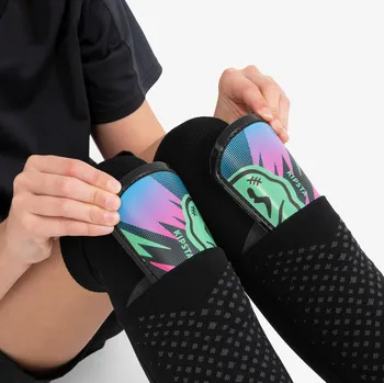 Fotbalový chránič KIPSTA Dětský fotbalový chránič holeně EASY POCKET 35/38 MODRÁ|RŮŽOVÁ|ZELENÁ