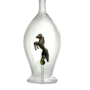 Karafa kůň hnědý