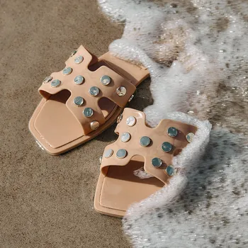 Dámské pantofle Reserved - Pantofle s cvoky - béžová - 346CR-80X - 346CR-80X-40