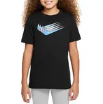 Dětské tričko Nike Sportswear - Dětské bavlněné triko s krátkým rukávem a potiskem na hrudi od značky Nike, v různém barevném provedení. - 3480054