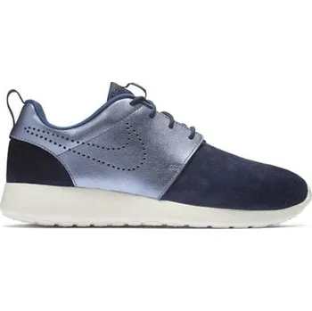 Dámské tenisky Dámská obuv Nike Roshe One PRM Suede - Dámská obuv Nike je jedinečnou teniskou pro volný čas a běžné nošení, která je ideálním partnerem do urbanizovaného prostředí. - 702314
